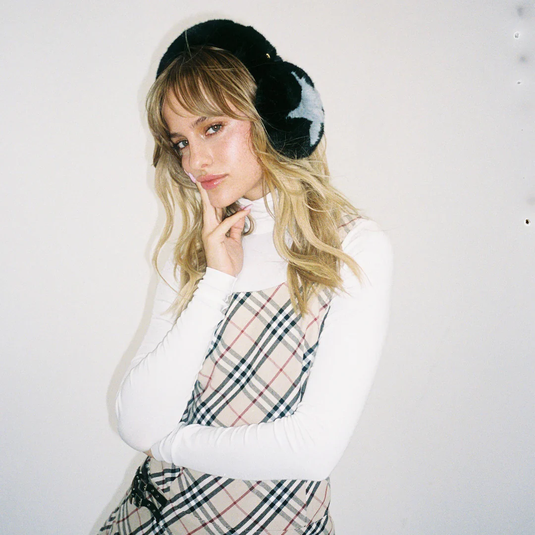 Sugar Muffs in Black Diamond - Image 4