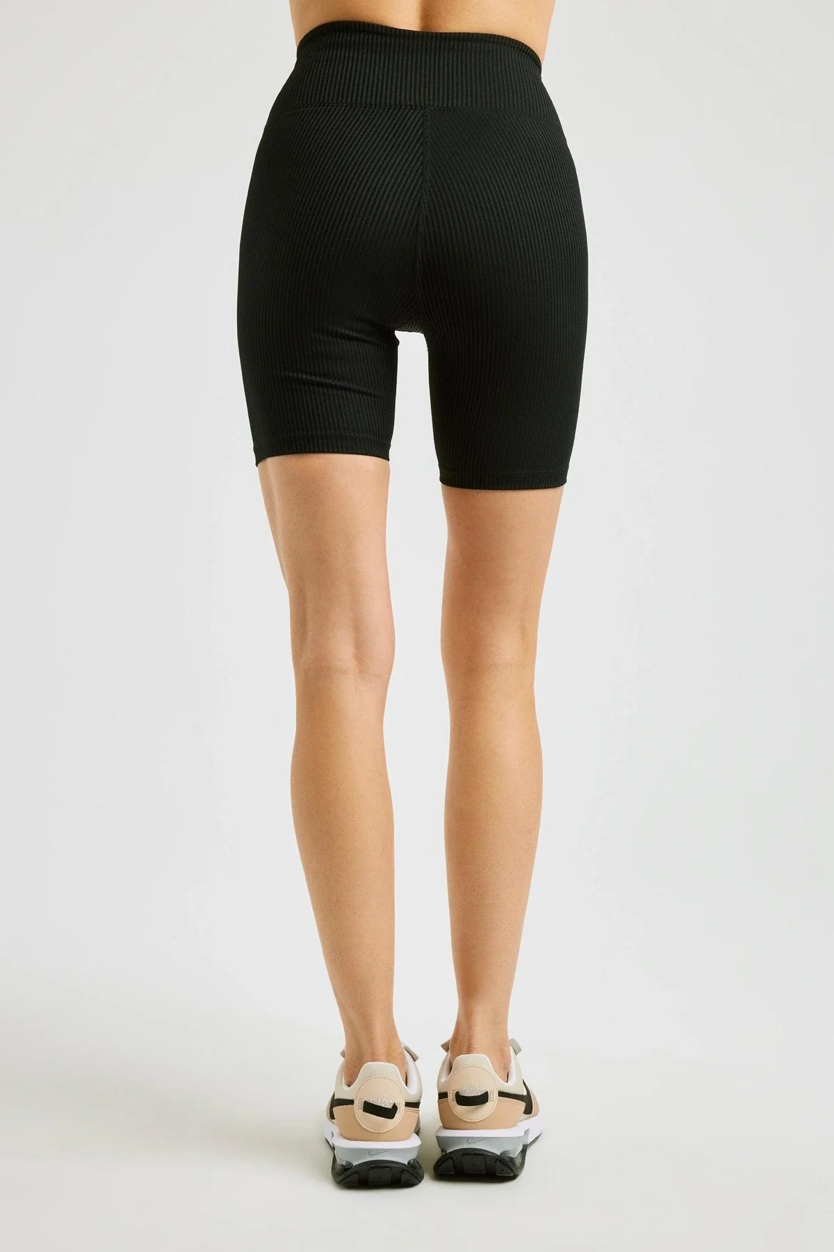 Ribbed V Waist Biker Short - Image 4